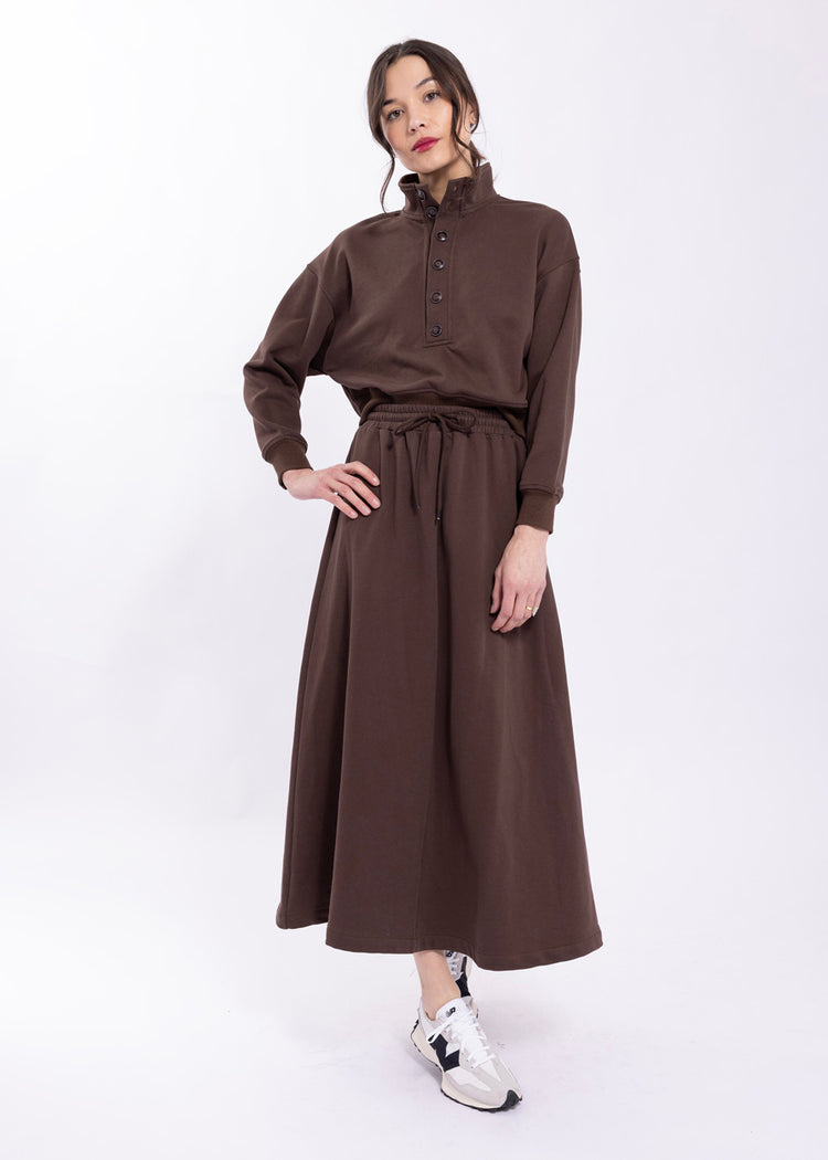 Latitude set Cropped Sweatshirt w/ Popover Placket in Chocolate LA572+skirtLA573