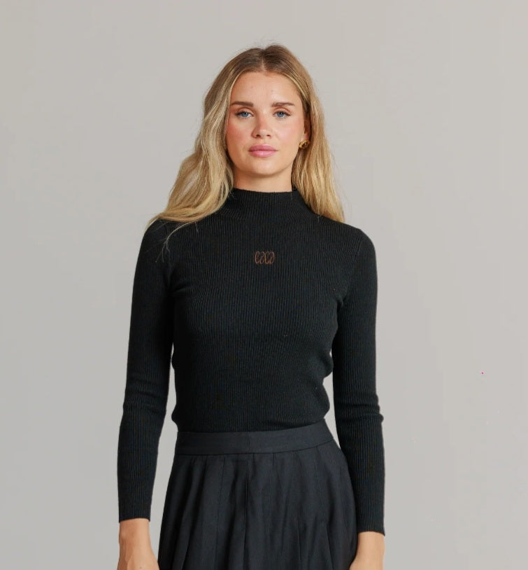 Loup Emblem Ribbed Turtleneck - Black