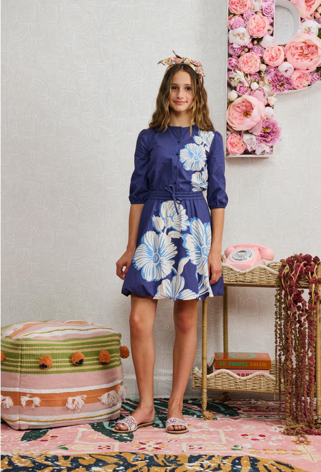 Porter Navy W Large Blue White Flowers Top #2421