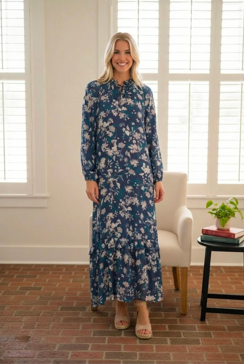 Japparel Sarit Tie Neck Maxi Dress- Navy/Ivory Floral